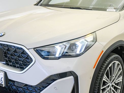 Used 2026 BMW X2 xDrive28i w/ Technology Package AWD/4WD image 8