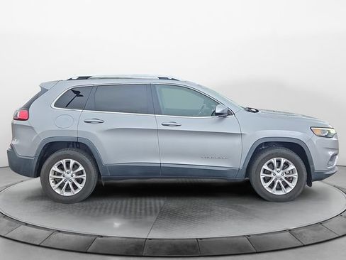 Used 2019 Jeep Cherokee Latitude w/ Cold Weather Group AWD/4WD image 6