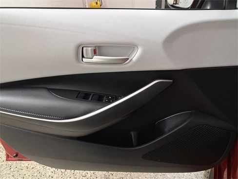 Used 2021 Toyota Corolla SE image 21
