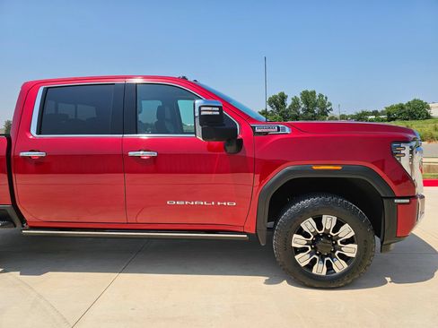 Used 2024 GMC Sierra 2500 Denali w/ Denali Reserve Package AWD/4WD image 5