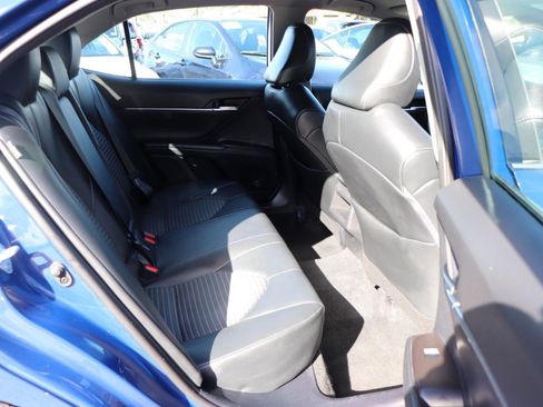 Used 2024 Toyota Camry SE image 13