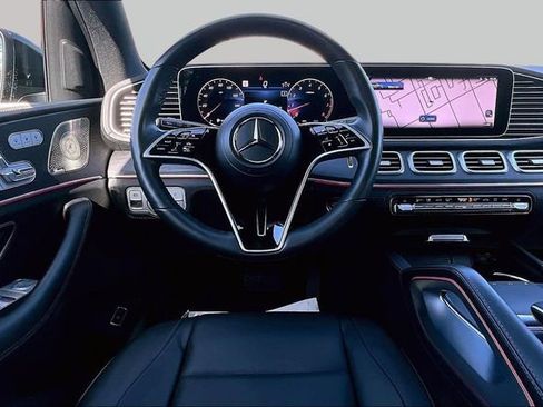 Used 2024 Mercedes-Benz GLE 350 4MATIC image 11
