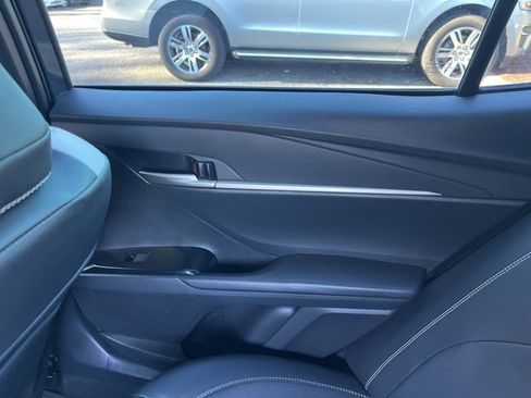 Used 2025 Toyota Camry SE image 14