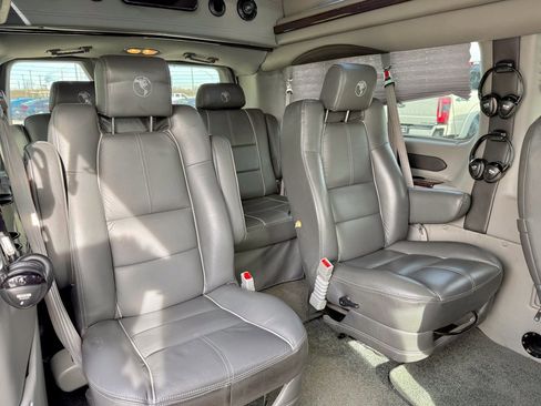 Used 2017 Ford Transit 150 148 Low Roof w/ Exterior Upgrade Package image 15