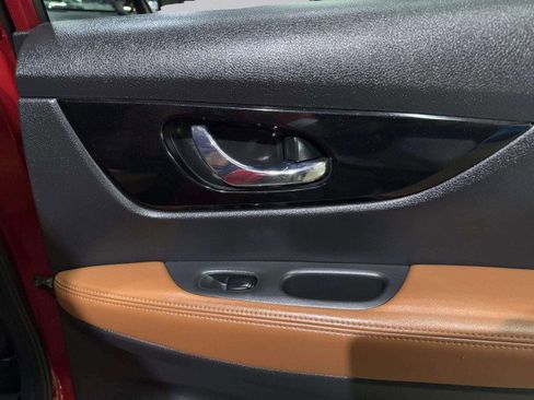 Used 2017 Nissan Rogue SL w/ SL Premium Package image 49