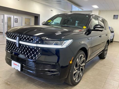 New 2026 Lincoln Navigator Black Label AWD/4WD image 4