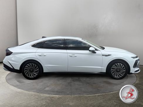 Used 2024 Hyundai Sonata SEL FWD image 8