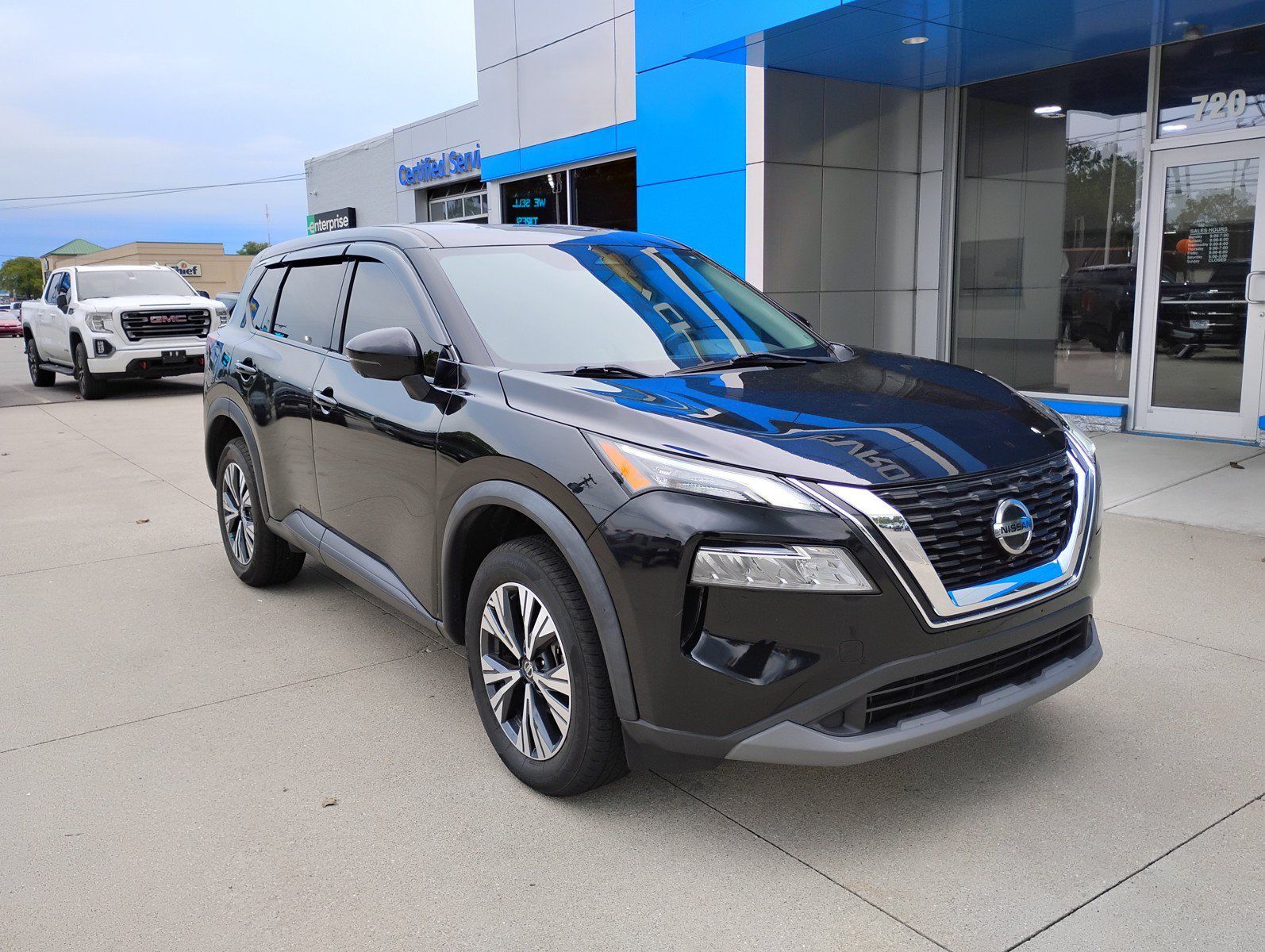 Used 2021 Nissan Rogue SV AWD/4WD image 3
