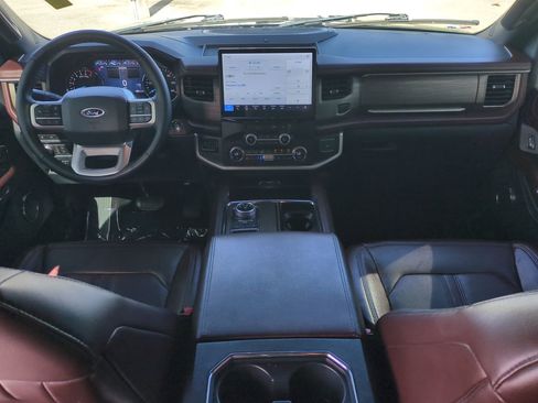 Used 2022 Ford Expedition Limited image 14