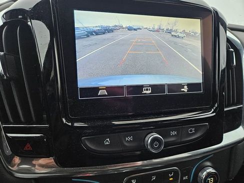 Used 2023 Chevrolet Traverse LT image 13