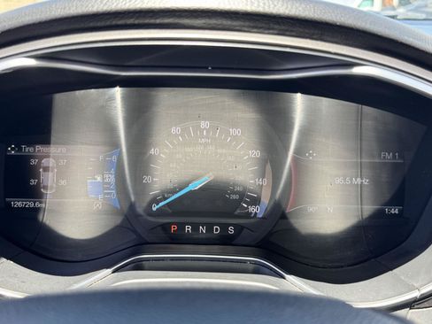 Used 2017 Ford Fusion SE w/ Fusion SE Technology Package FWD image 23