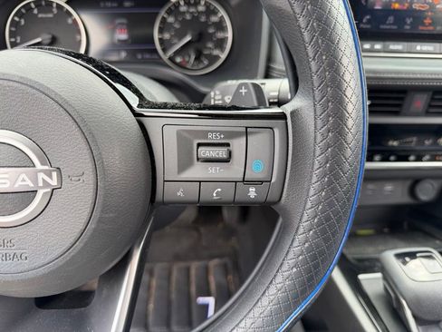 Used 2023 Nissan Rogue SV FWD image 30
