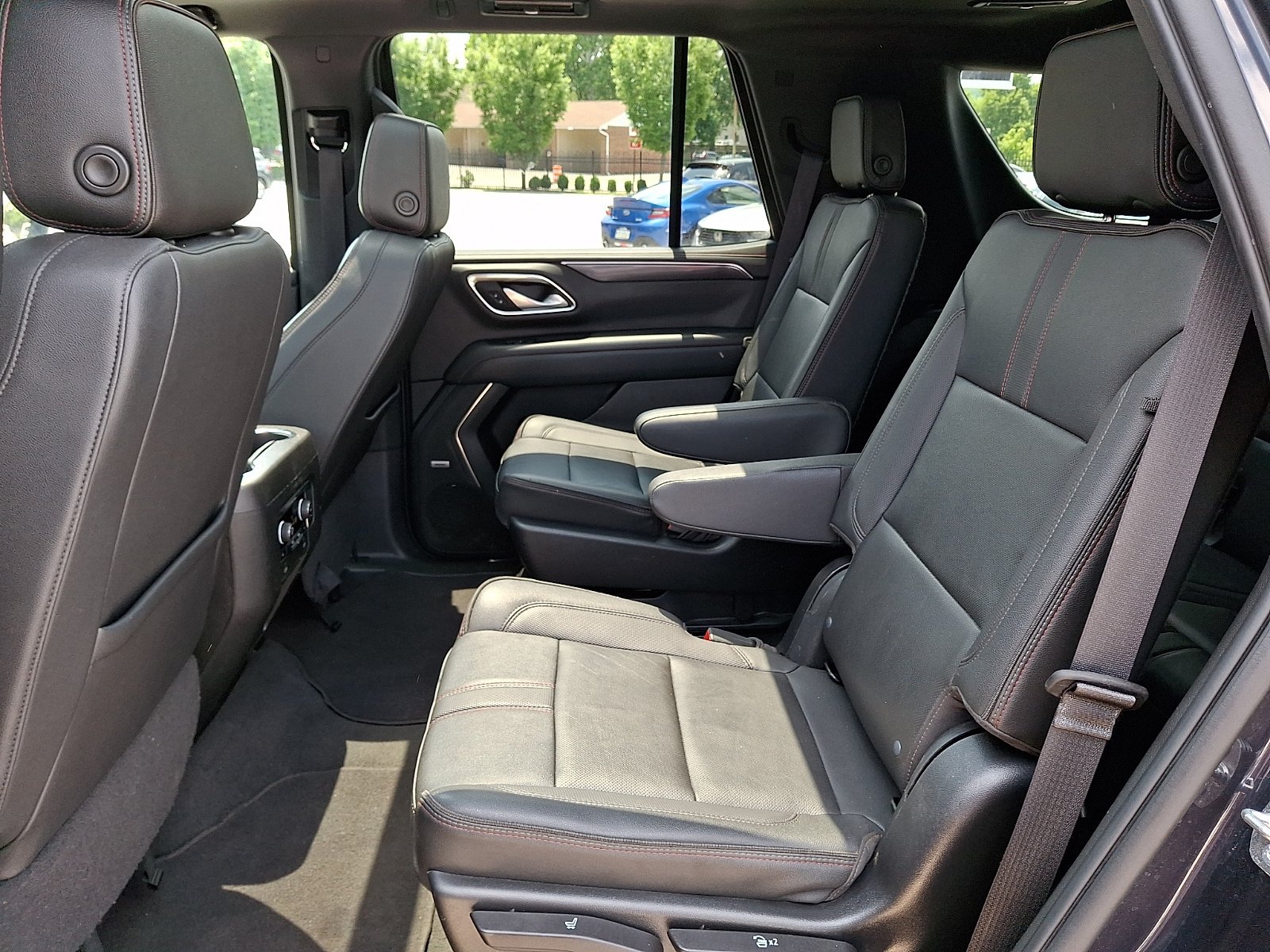 Used 2022 Chevrolet Tahoe RST w/ Luxury Package AWD/4WD image 10