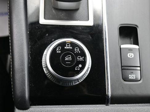 Used 2024 Mitsubishi Outlander ES image 27