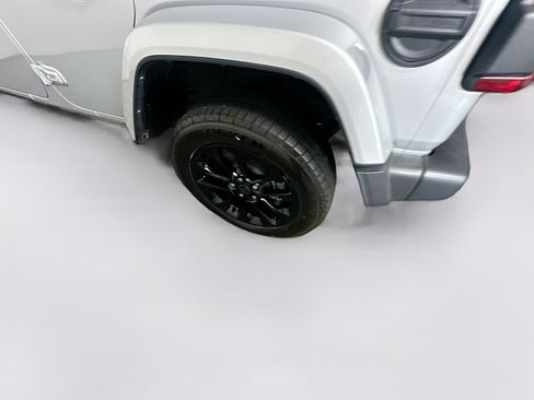 Used 2024 Jeep Wrangler Unlimited Sahara AWD/4WD image 11
