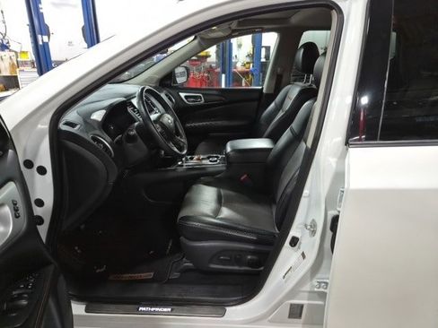 Used 2019 Nissan Pathfinder SL image 20