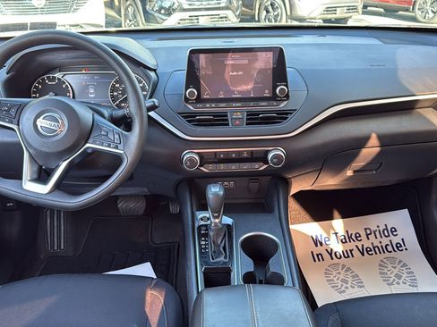 Certified 2022 Nissan Altima 2.5 SV image 5