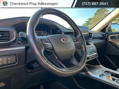 Used 2020 Ford Explorer XLT w/ Equipment Group 202A AWD/4WD image 19
