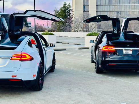 Used 2020 Tesla Model X Long Range image 43