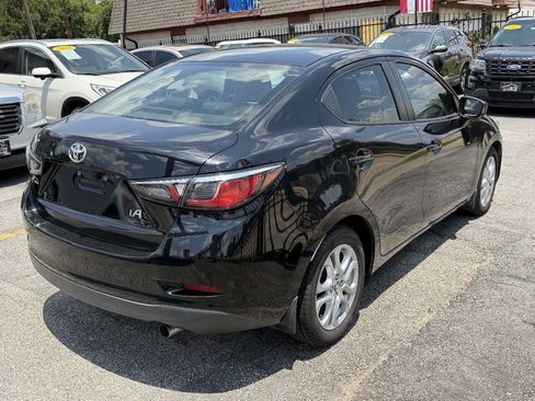 Used 2017 Toyota Yaris iA FWD image 6