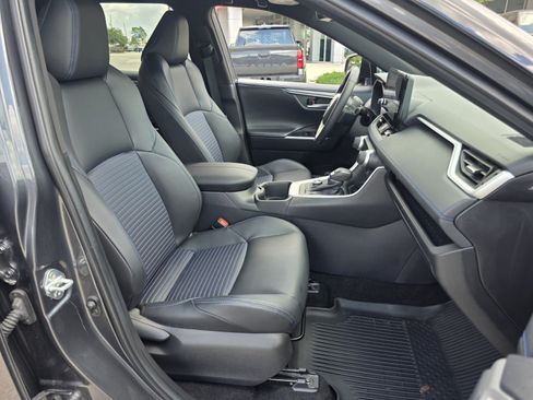 Used 2024 Toyota RAV4 XSE AWD/4WD image 17