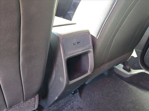 Used 2025 Chevrolet Trax LT FWD image 16