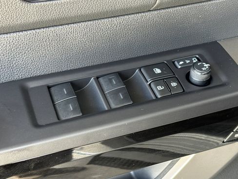 Used 2024 Toyota Tundra Limited AWD/4WD image 13