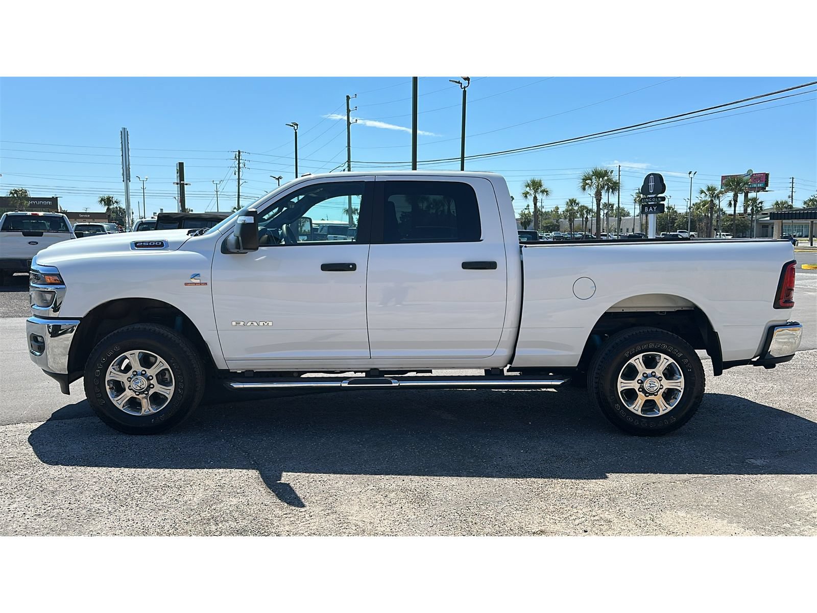 Used 2025 RAM 2500 Big Horn AWD/4WD image 2