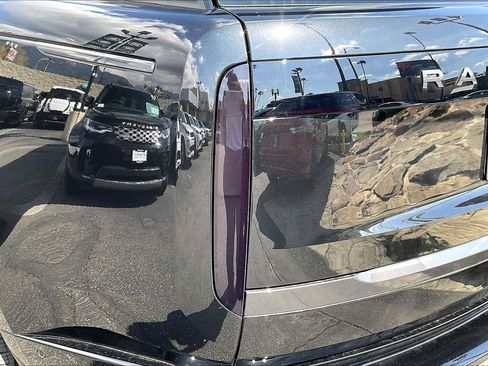 New 2026 Land Rover Range Rover Long Wheelbase SE image 6