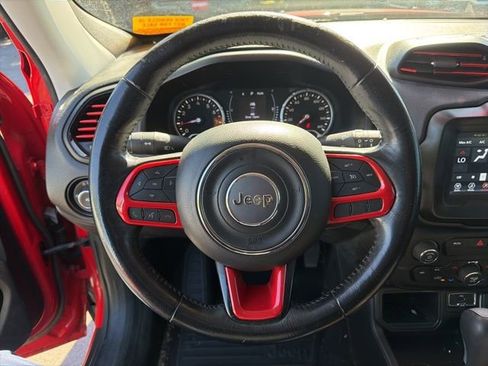 Used 2018 Jeep Renegade Altitude image 19