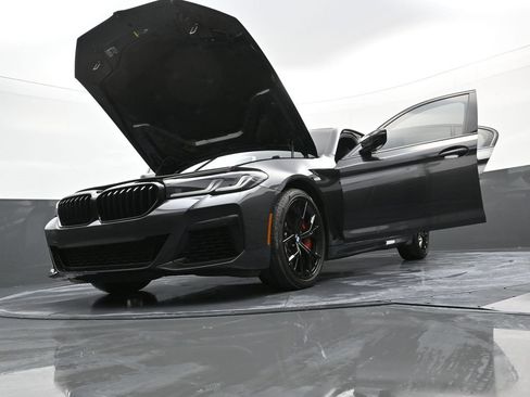 Used 2023 BMW 540i xDrive w/ Executive Package image 42