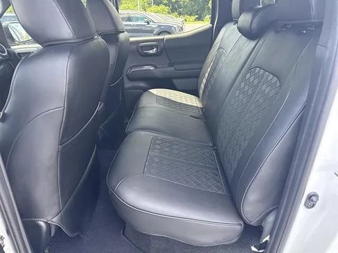 Used 2021 Toyota Tacoma TRD Sport w/ Technology Package AWD/4WD image 15