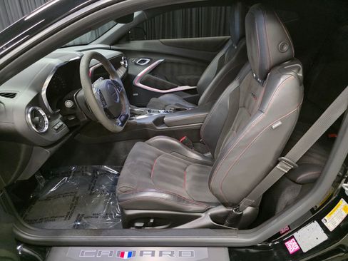Used 2022 Chevrolet Camaro ZL1 image 16