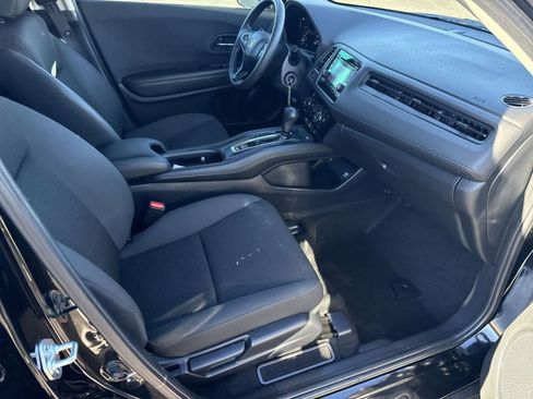 Used 2022 Honda HR-V LX image 11