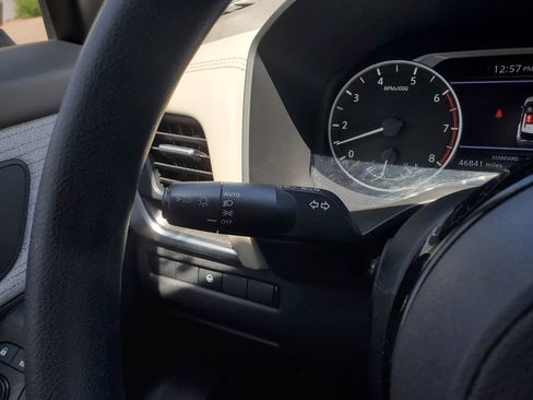 Used 2023 Nissan Rogue SV FWD image 21
