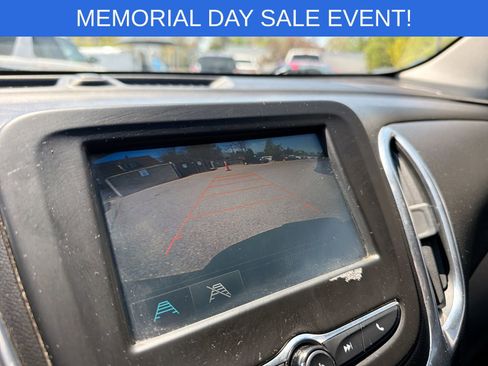 Used 2018 Chevrolet Equinox LT FWD image 29