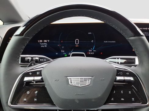 New 2027 Cadillac Optiq Luxury w/ LPO, Floor Liner Package AWD/4WD image 15