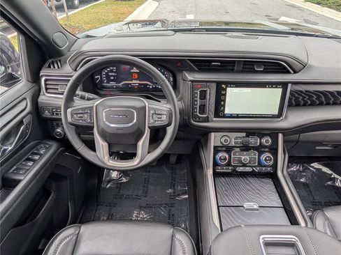 Used 2023 GMC Yukon XL Denali image 19