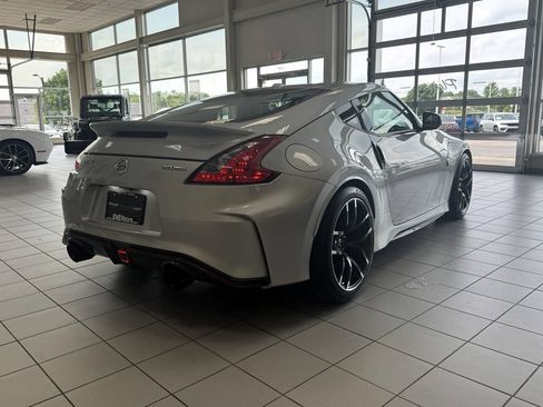 Used 2015 Nissan 370Z NISMO RWD image 49