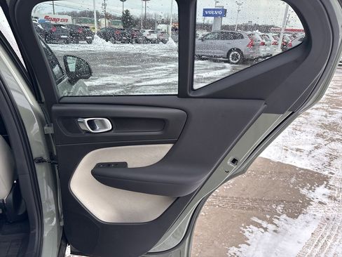 Used 2023 Volvo XC40 B5 Plus w/ Protection Package Premier image 38