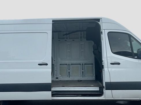 Used 2023 Mercedes-Benz Sprinter 2500 image 15
