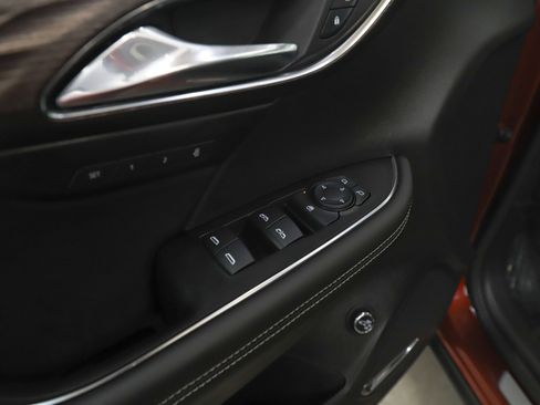 Used 2022 Buick Envision Avenir w/ Technology Package II image 22