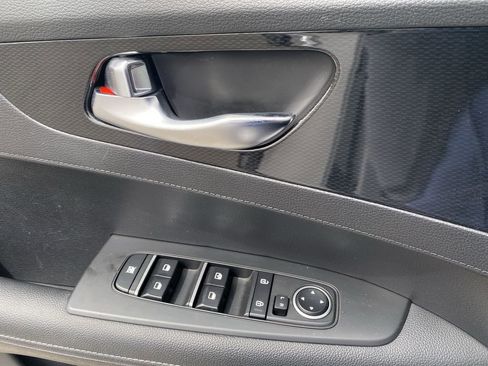 Used 2023 Kia Forte GT-Line w/ GT-Line Technology Package FWD image 23