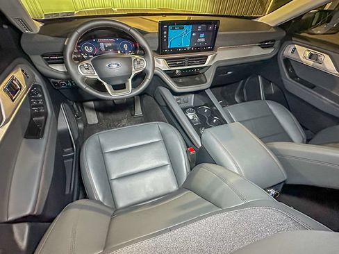 New 2026 Ford Explorer Active w/ Active Comfort Package AWD/4WD image 9