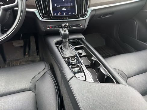 Used 2018 Volvo V90 T6 Cross Country w/ Convenience Package image 16