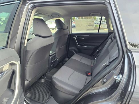 Used 2025 Toyota RAV4 XLE image 19