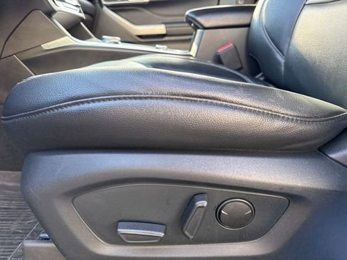 Used 2021 Ford Explorer XLT w/ Equipment Group 202A image 13