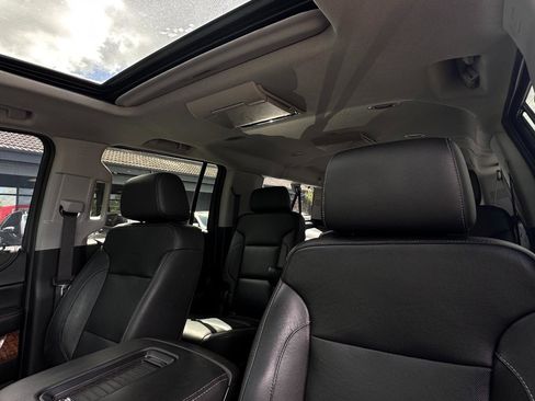 Used 2019 Chevrolet Suburban Premier AWD/4WD image 4