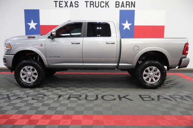 Used 2022 RAM 2500 Laramie AWD/4WD image 1