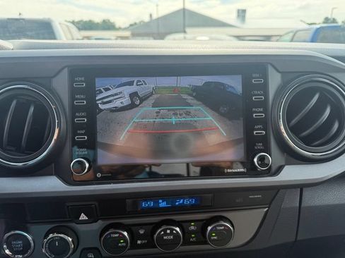 Used 2023 Toyota Tacoma TRD Off-Road AWD/4WD image 17